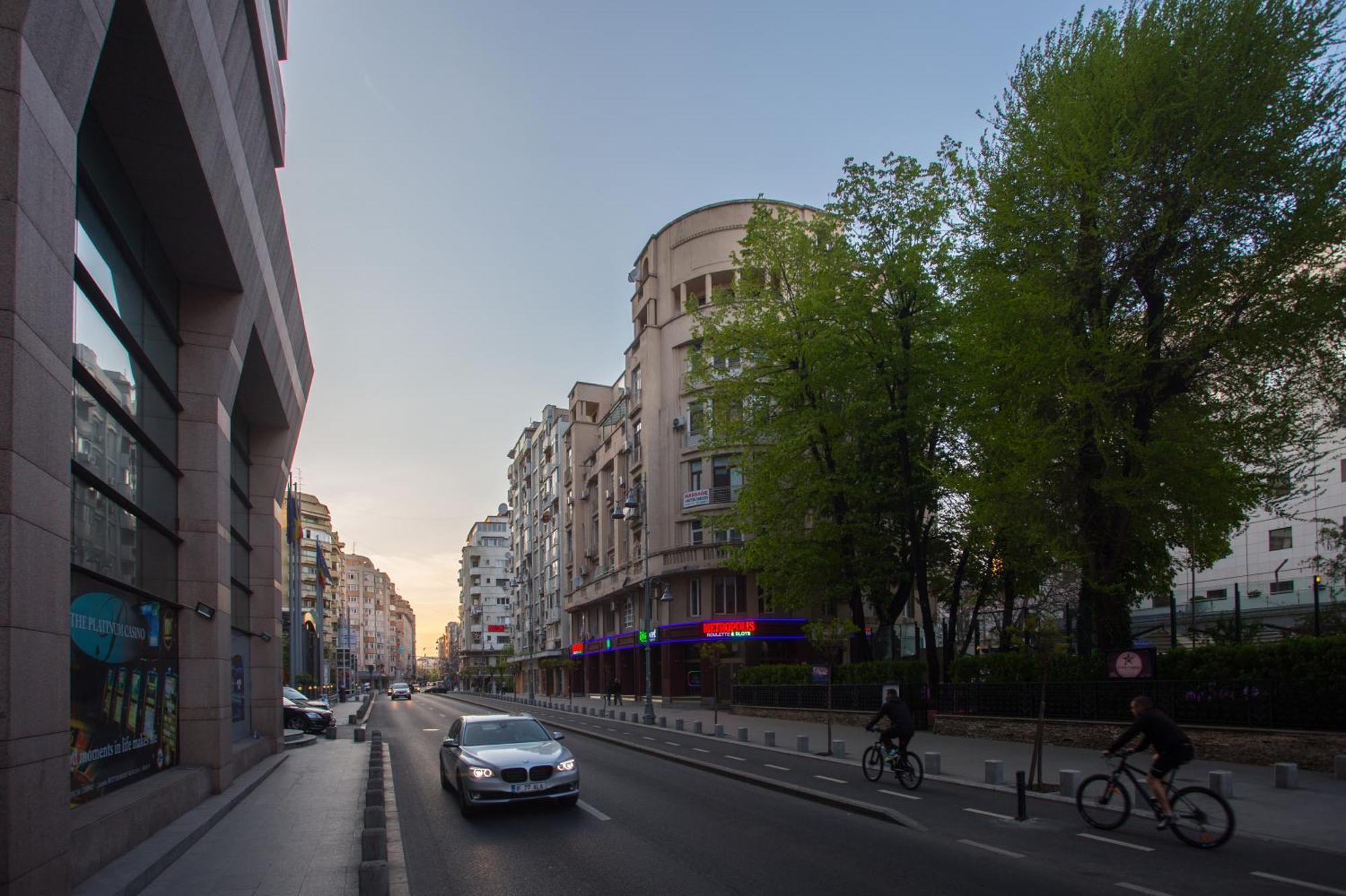 Eclectic 3 Bedroom Calea Victoriei By Urbanesq Bukares Bagian luar foto