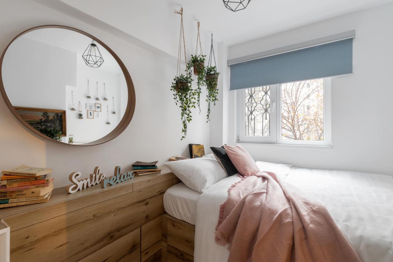 Eclectic 3 Bedroom Calea Victoriei By Urbanesq Bukares Bagian luar foto