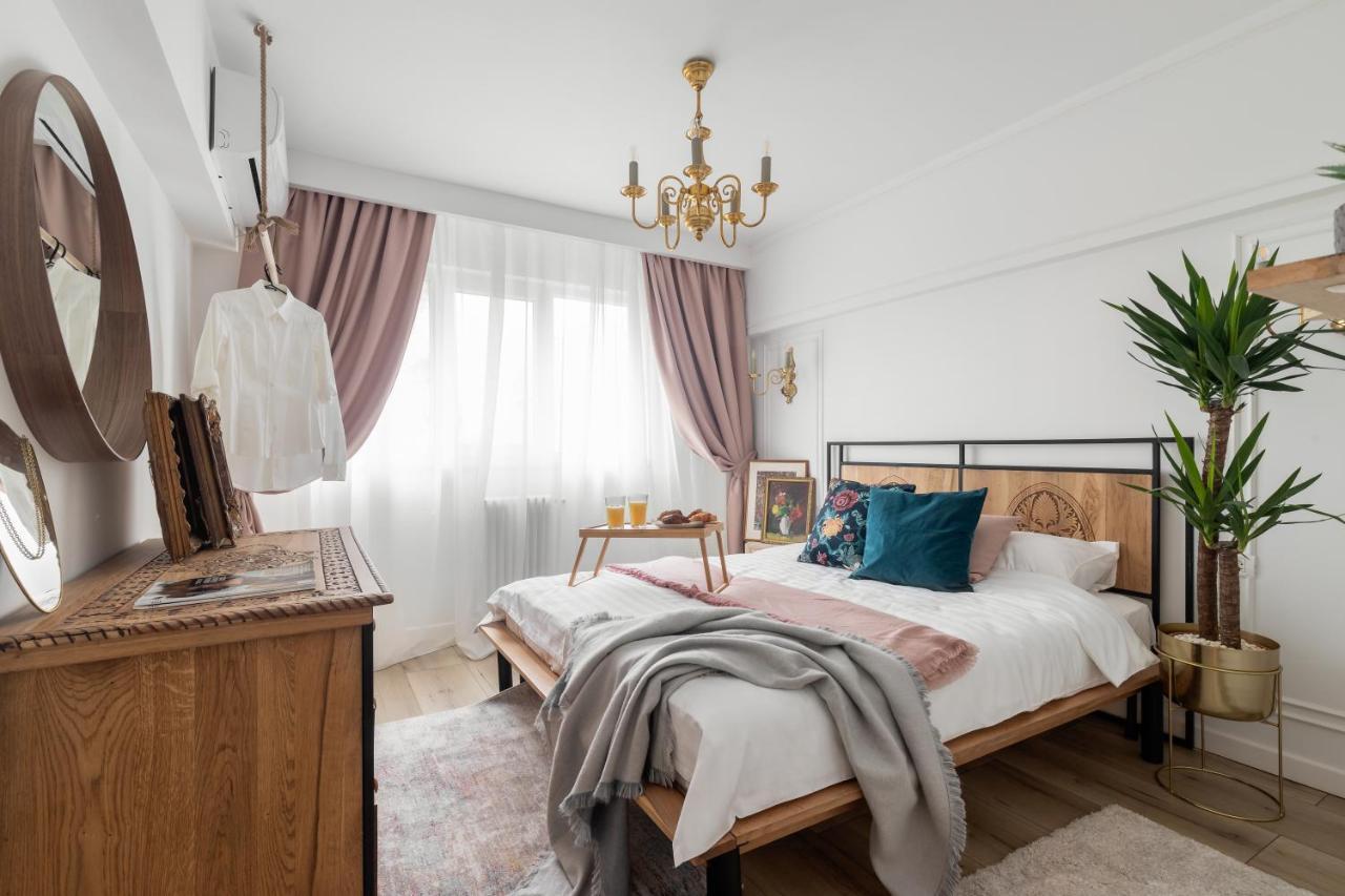 Eclectic 3 Bedroom Calea Victoriei By Urbanesq Bukares Bagian luar foto
